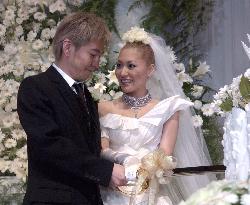 Producer Komuro, singer Keiko in pop group 'globe' marry